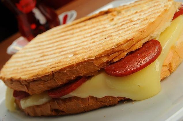 Sabah saatlerinde neli tost güzel olur?
