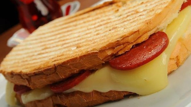 Sabah saatlerinde neli tost güzel olur?