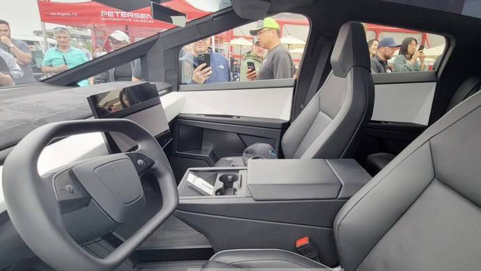 7 Aralık da satışa sunulacak Tesla Cybertruck sevdiniz mi?