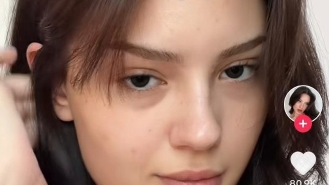 Kahve gözlü olup lens takmak itici mi?
