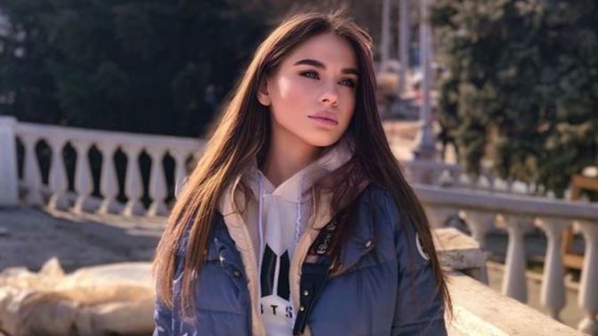 Beni hiç beğenen, seven olmadı. Bu duruma çok takıyorum, kendimi sevemiyorum. Ne yapmalıyım sizce?