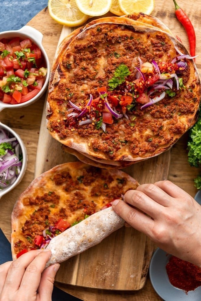 Senin lahmacunun acılı mı olmalı acısız mı?