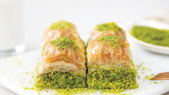 1 dilim baklava 24,50₺ olmuş! Baklava sever misiniz?