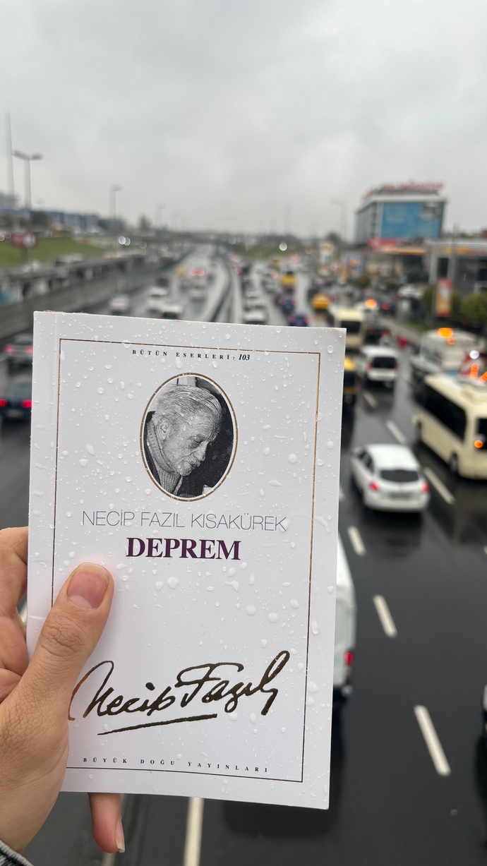 Günaydın. Siz şu an hangi kitabı okuyorsunuz?