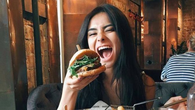 Anne yemeği mi yoksa hazır yemek mi tercih edersiniz?
