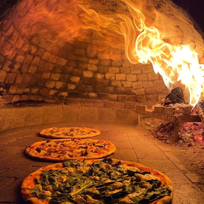 Evde yiyecek hiçbişi yok. Akşama Nerden Pizza söylim?