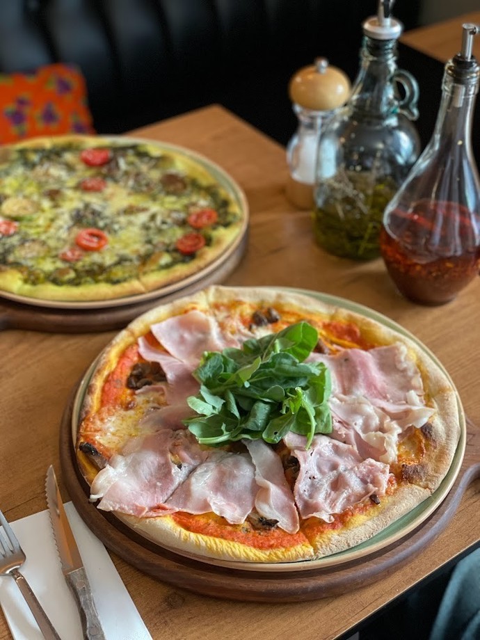 Evde yiyecek hiçbişi yok. Akşama Nerden Pizza söylim?
