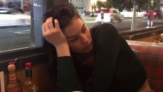 24 yaşındayım, hayatımda kimse yok. Evde kalırım diye korkmak kuruntu mu?