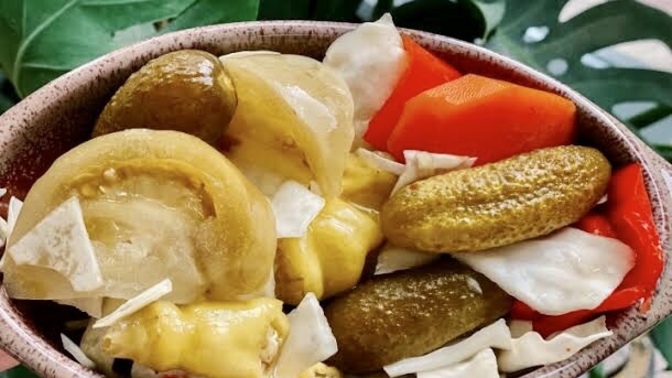 Turşu en çok hangi yemeğin yanına yakışır?