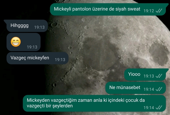 Mickey seviyorum diye çocuk oluyorum yaa yok böyle bir şey 🫠