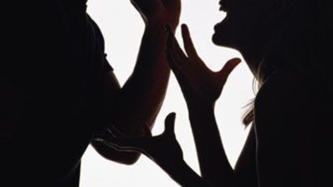 İlişkilerde yaşanan kavgalarda zeytinyağı gibi üste çıkan tarf kadınlar mı? Yoksa erkekler mi?