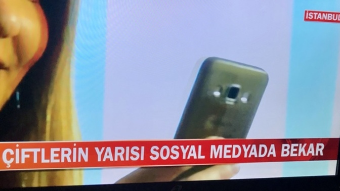 Sen sosyal medyada bekar mısın, evli mi?