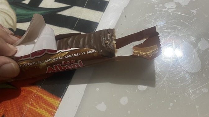 Kaşığından, çatalından, ısırdığı çikolatasından yiyebileceğiniz insanlar var mı?