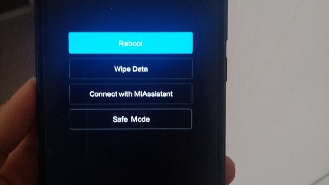 Telefondan anyalan bi bakabilirmi nasıl düzeltirim bunu telefon açılmıyor?
