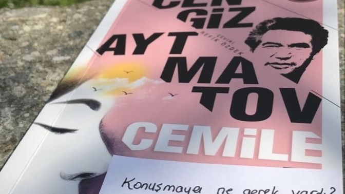 Akıcı çok uzun olmayan bir roman önerir misin?
