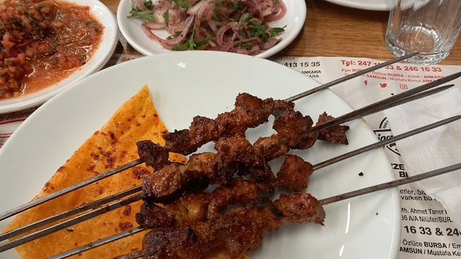 Ciğer şiş sever misiniz, en fazla kaç şiş yiyebilir misiniz?