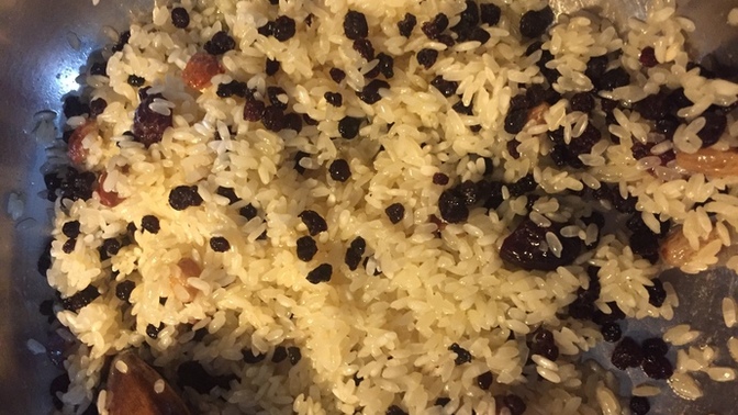 Pirinç pilavı sade mi, şehriyeli mi daha güzel olur?