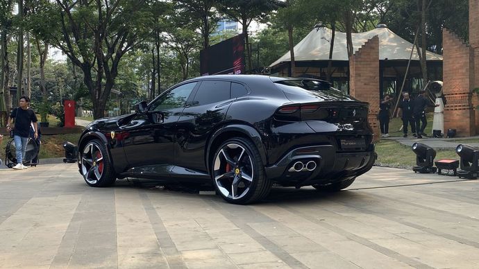 Ferrari Purosangue Arkası