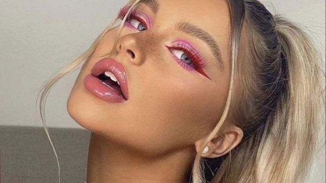 Highlighter'ı zekasından daha parlak olan kadınlar mı daha itici, zekasını bu kadınları etkilemeye harcayan erkekler mi?