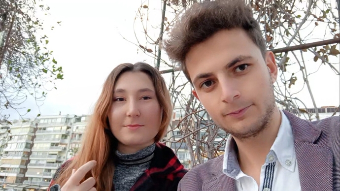 Sevgilinizin giyim tarzını beğenir misiniz yoksa kendi istediğiniz tarzı mı giydirmeye çalışırsınız?