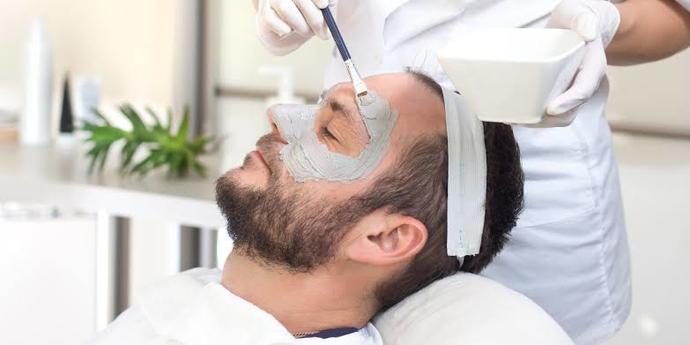 Erkekler de cilt bakımı yaptırmaya gidiyor mu?