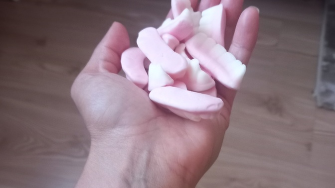Yumuşak şekerlemeleri ve genel olarak abur cubur yemeyi seviyor musun?