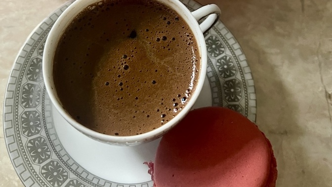 Türk kahvesi ☕️ yanında makarona ne dersin? Sever misin, denedin mi?