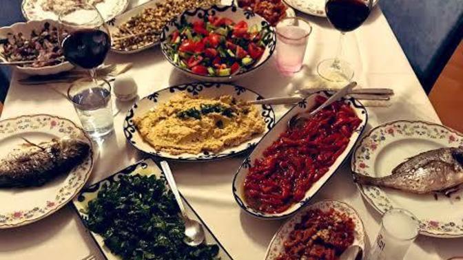 Yemek yerken durduk yere gelen bakışlardan rahatsız oluyor musunuz?