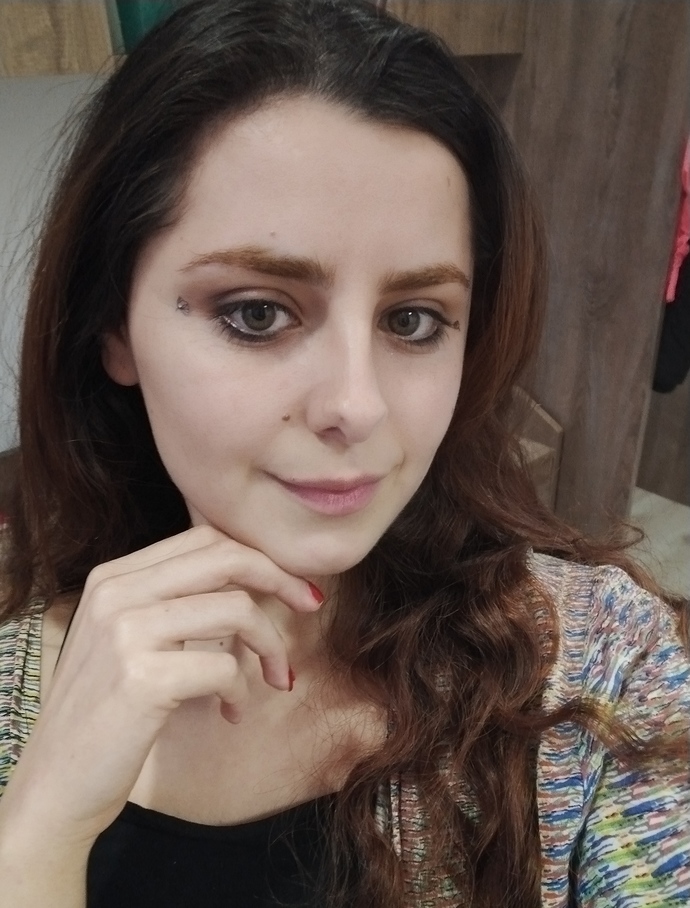 Bu yeni kaş rengimi hangi saç boyası gider hadi biraz tavsiye verin:)