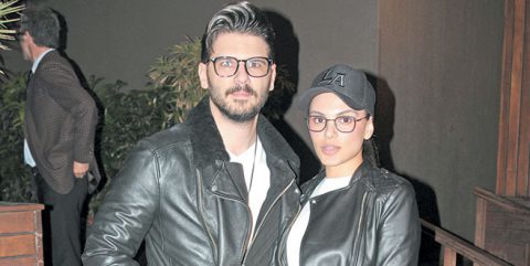Daha önce gözlüklü biriyle sevgili oldunuz mu ya da ileride sevgili olur musunuz?