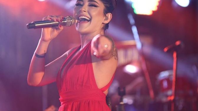 Mikrofon sende! Şu an hangi şarkıyı söylemek istersin?