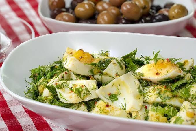 Patates salatasını mı, yumurta salatasını mı daha çok seversiniz?