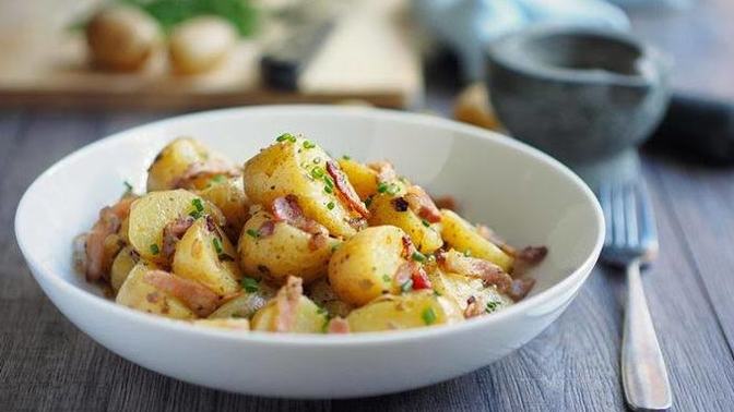 Patates salatasını mı, yumurta salatasını mı daha çok seversiniz?