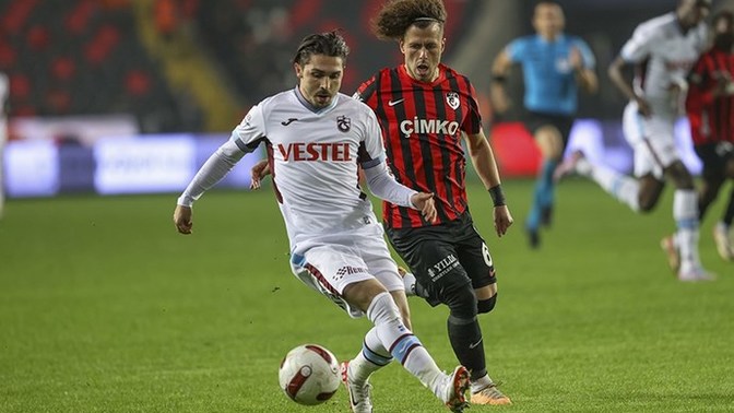 Gaziantep FK 1 - Trabzonspor 3... Bordo mavililer Abdullah Avcı yönetimindeki çıkışını devam ettirdi! Maçı nasıl buldunuz?