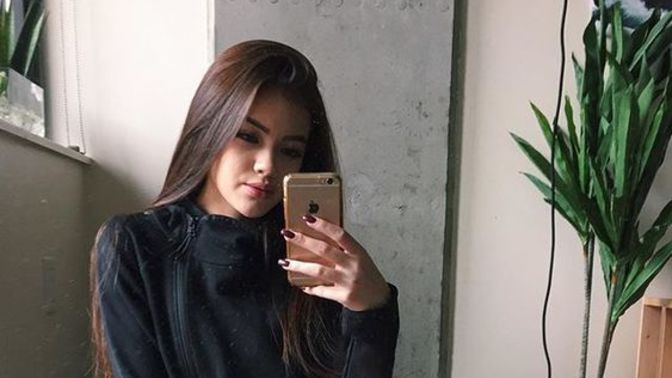 Neden herkes iPhone 11 ya da 12 kullanıyor? Popüler kültürün kölesi mi olduk?