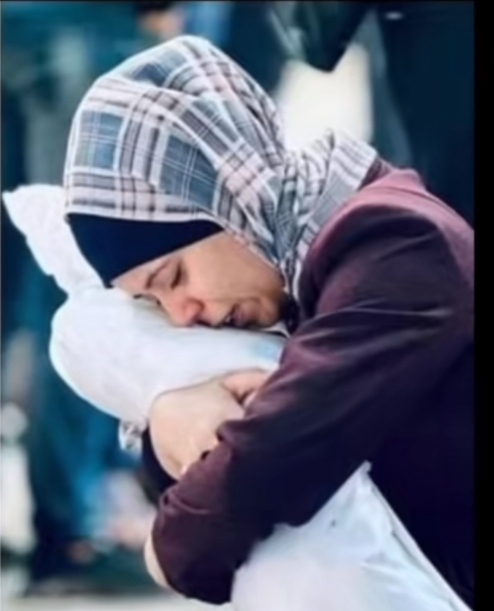 Zaranın İsrail tarafından katledilen Filistinli masum insanları cansız manken olarak kullandığı tanıtımı gördünüz mü?