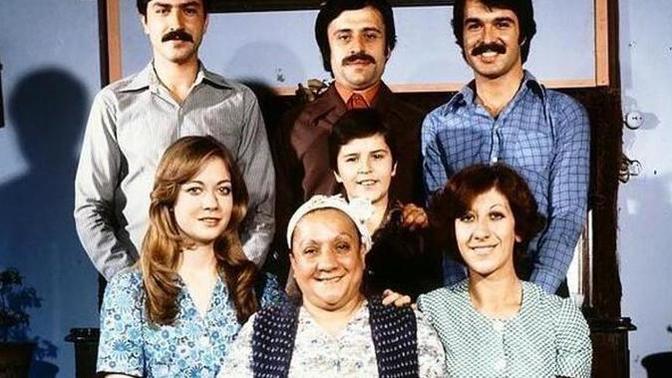 Sevgiliniz maddiyat yüzünden ailesi ile aynı evde yaşamaya size şart koyarsa aşkınızdan vazgeçer misiniz?