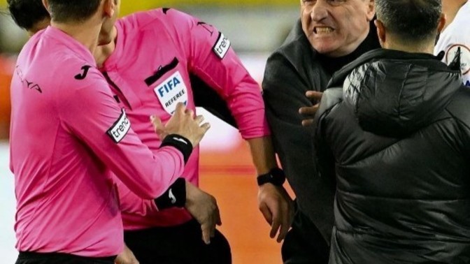 Halil Umut Melere atılan yumruk?