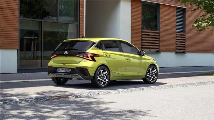 Hyundai yeni İ20 almayı düşünüyorum! Bu arabayı kullanıp memnun kalan var mı çevrenizde?