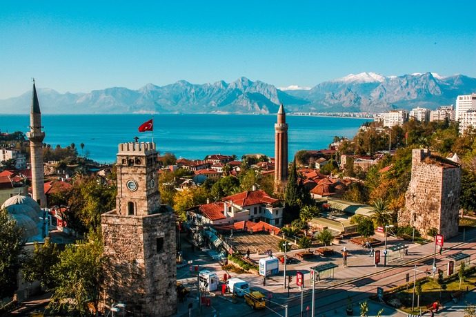 Antalya nasıl bir şehir?