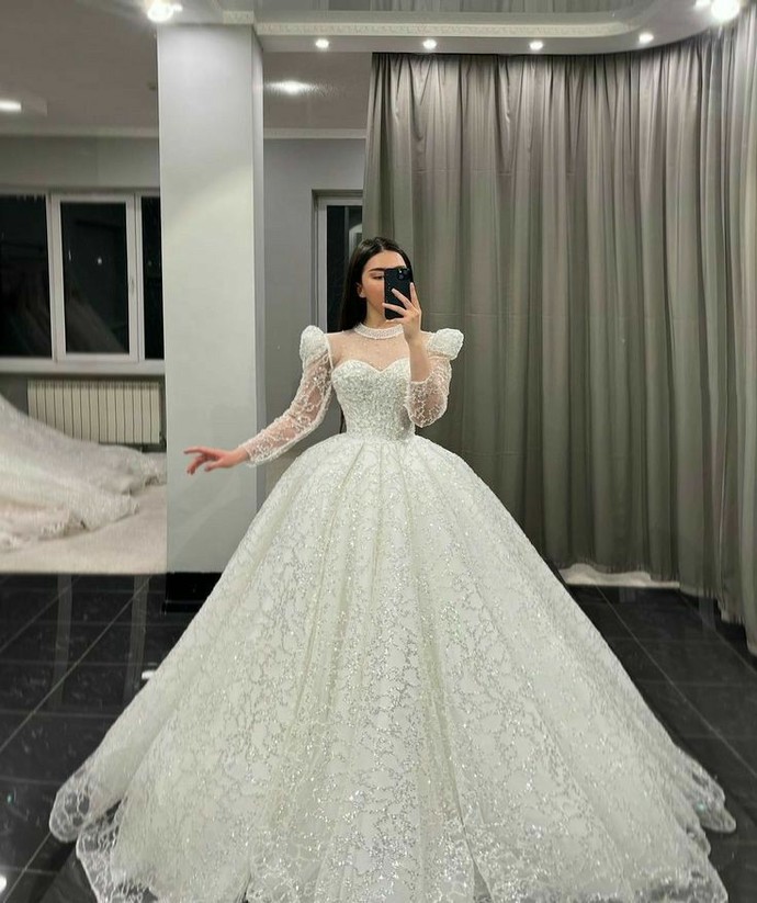 Hangi gelinlik modeli daha hoş?
