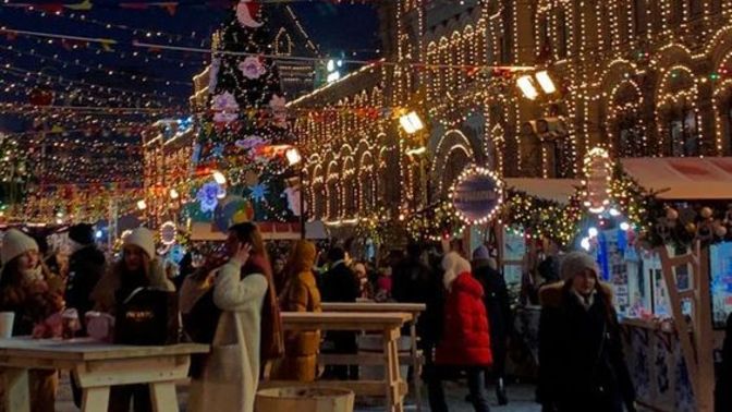 Sevgilim yılbaşı için arkadaşlarıyla yurt dışına gidecek. Kızları güzelmiş diyerek beni sinir ediyor, ne yapmam gerek?