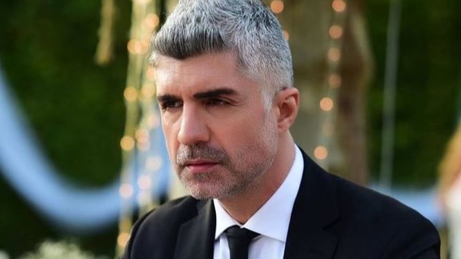 Giden sevgiliyi beklemek mi yoksa ay sonunda gelecek maaşı beklemek mi daha zordur?