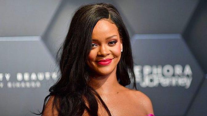 Dünyaca ünlü şarkıcı Rihanna'nın, Türkiye'ye geleceği iddia edildi. Konseri olsa kimler gitmek ister?