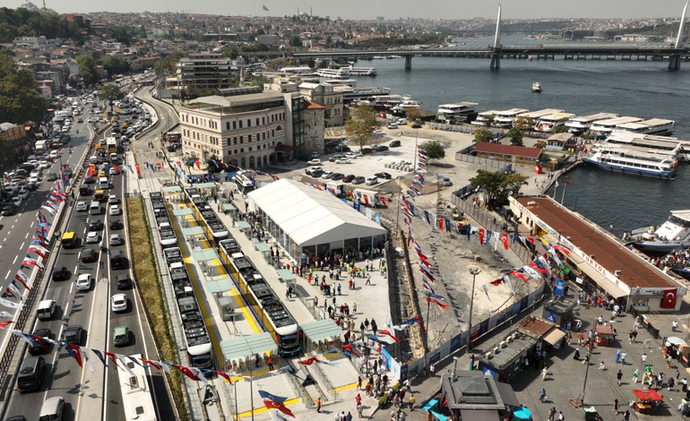 Eminönü’ne girişlerin ücretli olması planlanıyor! Ücretli olsaydı Eminönü’ne gitmeyi düşünür müydünüz?