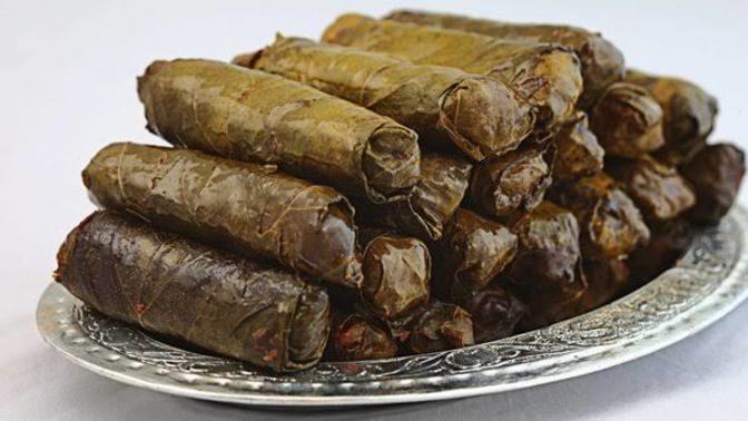 Zeytinyağlı yaprak sarması sever misiniz?