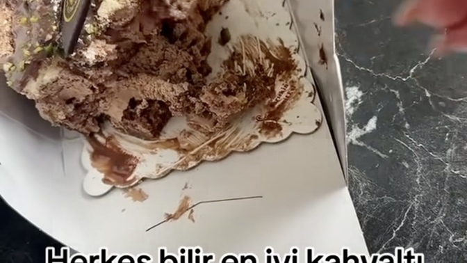 Kahvaltıda pasta yenir mi?