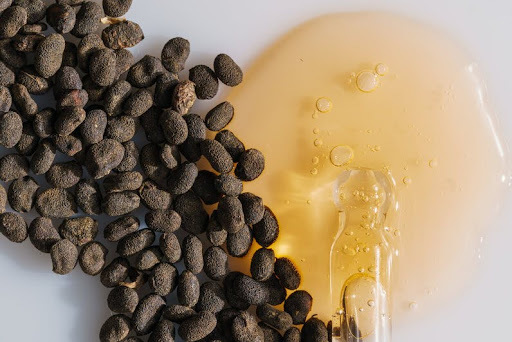 Cilt bakımında yeni bir devir mi başladı, duyan var mı: Bakuchiol nedir?