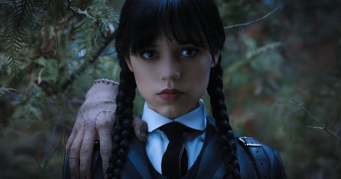 Netflixte beklediğiniz bir dizi var mı?
