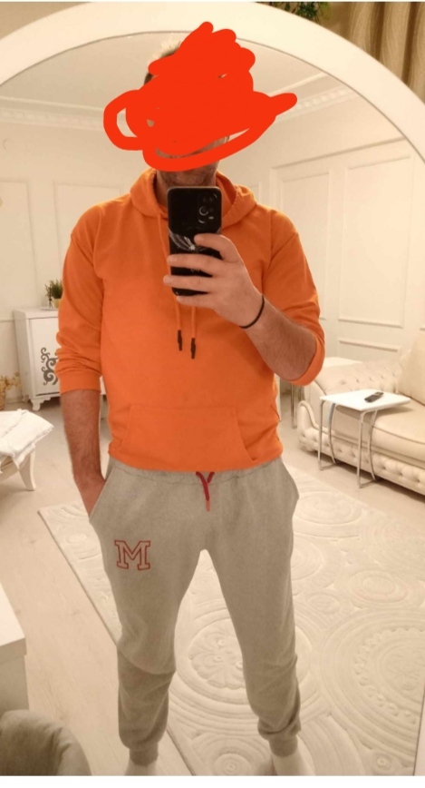 Erkeklerde gri eşofman sizce de tatlı durmuyor mu 😍?